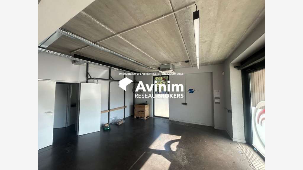 A louer local commercial 240m² à Meylan Arteparc