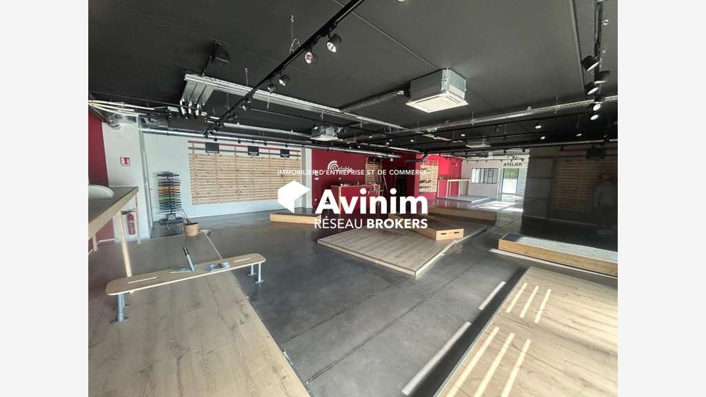 A louer local commercial 240m² à Meylan Arteparc