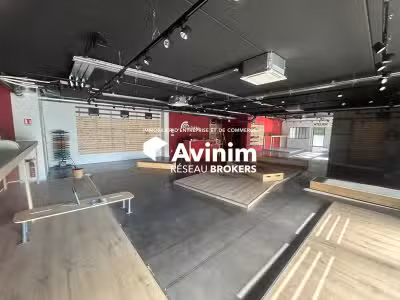 A louer local commercial 240m² à Meylan Arteparc