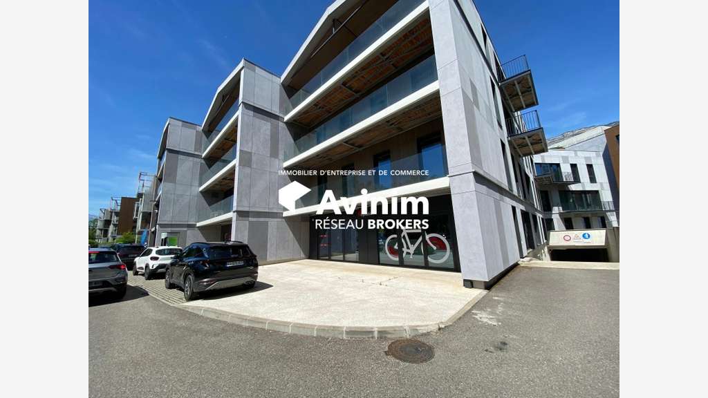 A louer local commercial 240m² à Meylan Arteparc