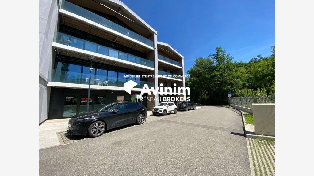 A louer local commercial 240m² à Meylan Arteparc
