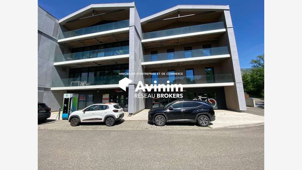 A louer local commercial 240m² à Meylan Arteparc