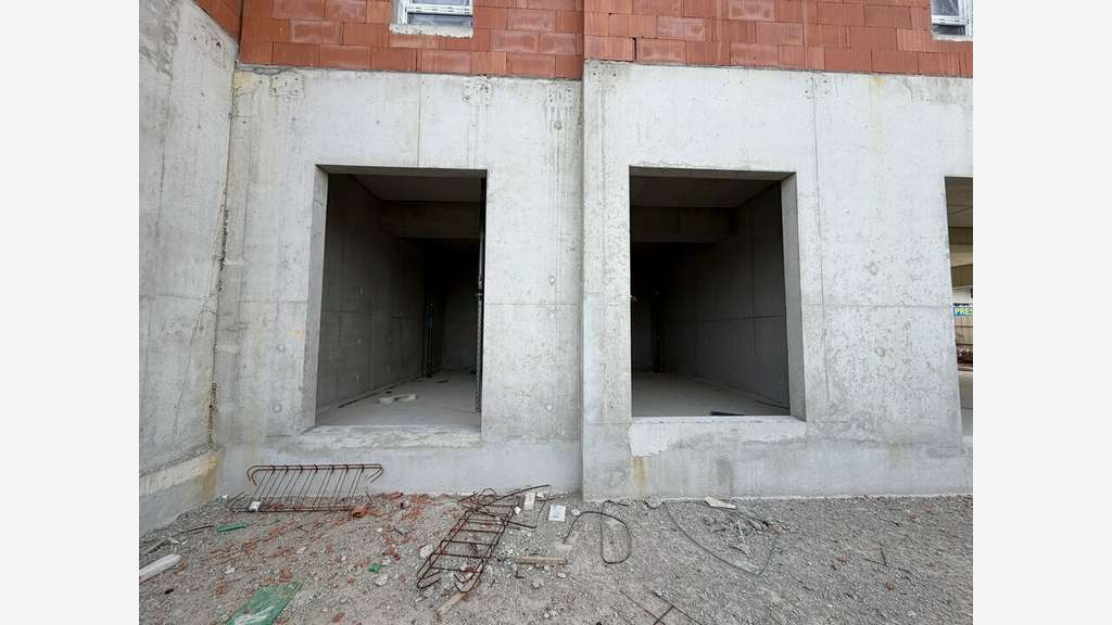 Local commercial de 59m² à louer à Meyzieu centre