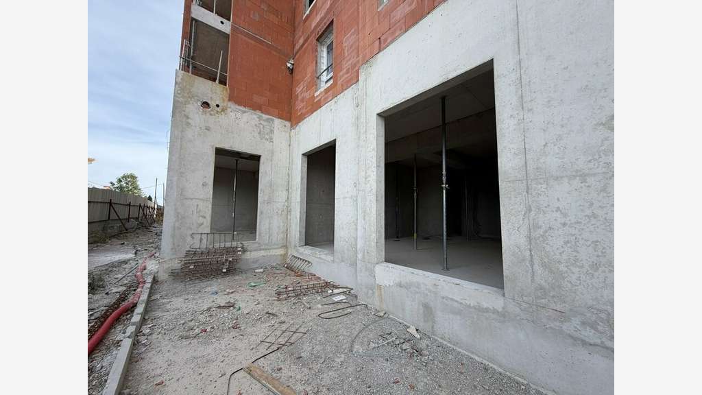 Local commercial de 59m² à louer à Meyzieu centre