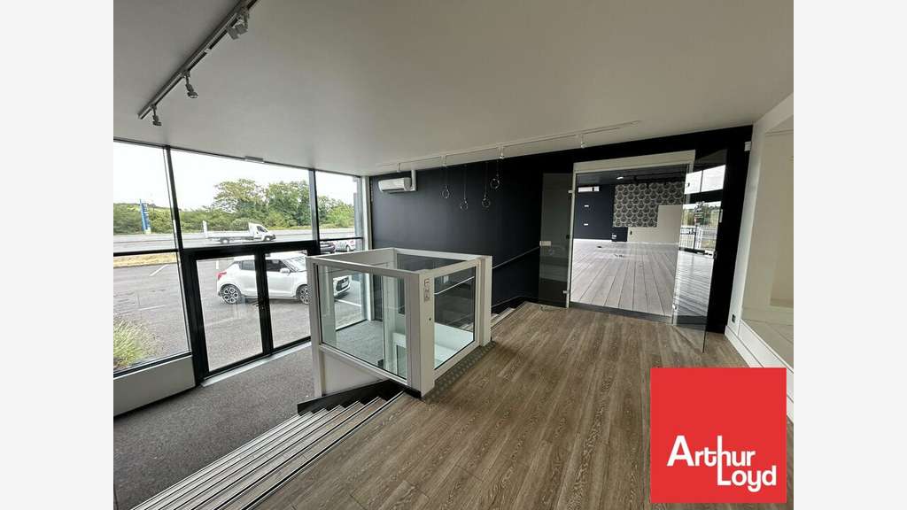 Local commercial 400m² à louer à Migné-Auxances