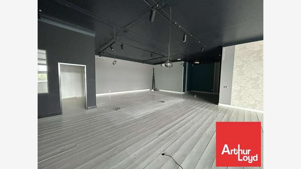 Local commercial 400m² à louer à Migné-Auxances