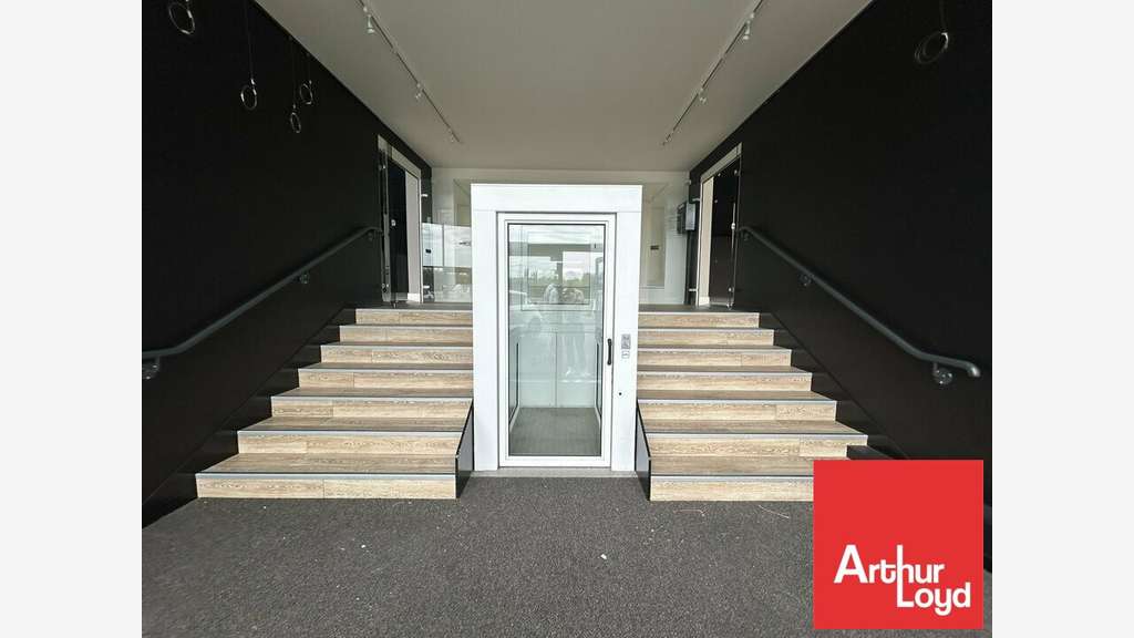 Local commercial 400m² à louer à Migné-Auxances