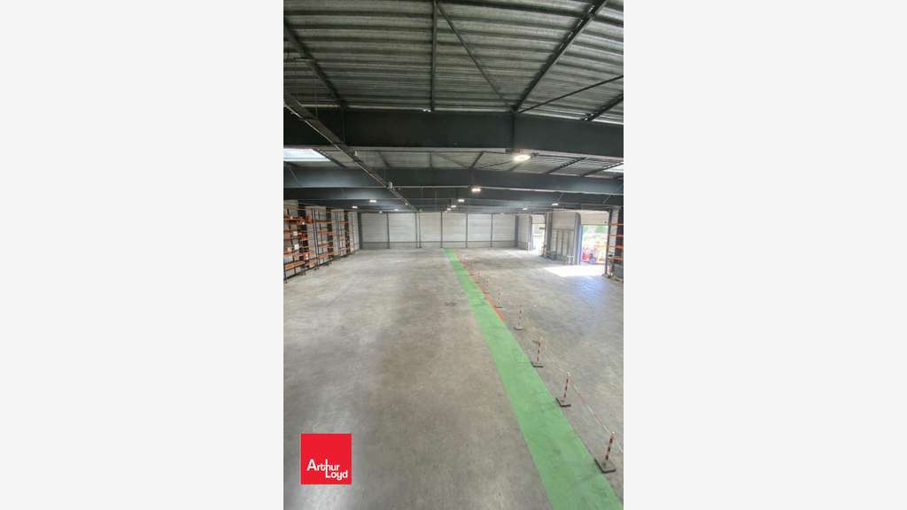 A louer bâtiment d'activités 1808m² à Mignières