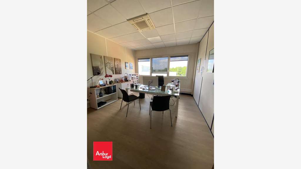 A louer bâtiment d'activités 1808m² à Mignières