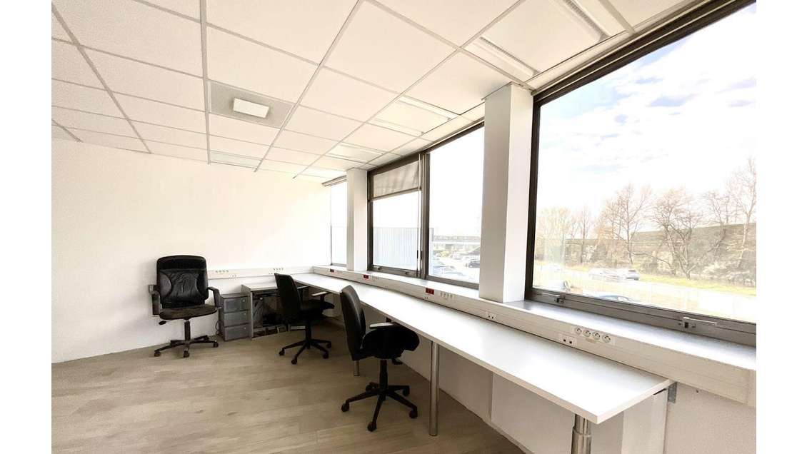 Location bureaux 121m² R+1 Miribel accès A46 A432