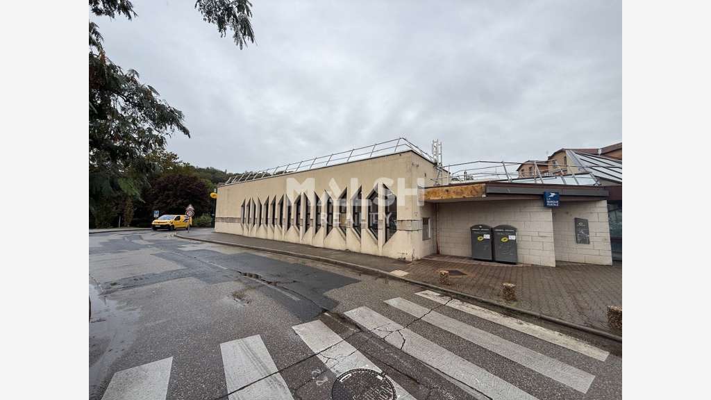 LOCAL COMMERCIAL À LOUER - 372 m² - MIRIBEL CENTRE