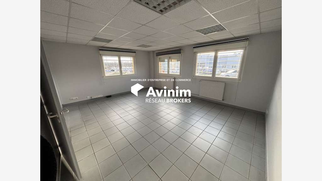 Locaux d’activité 988m² à louer à Miserey-Salines