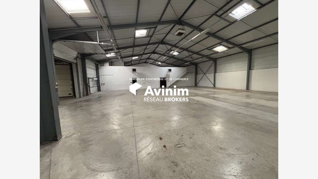 Locaux d’activité 988m² à louer à Miserey-Salines