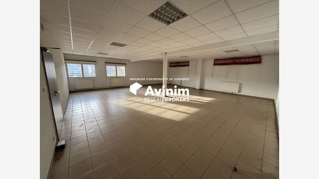 Locaux d’activité 988m² à louer à Miserey-Salines