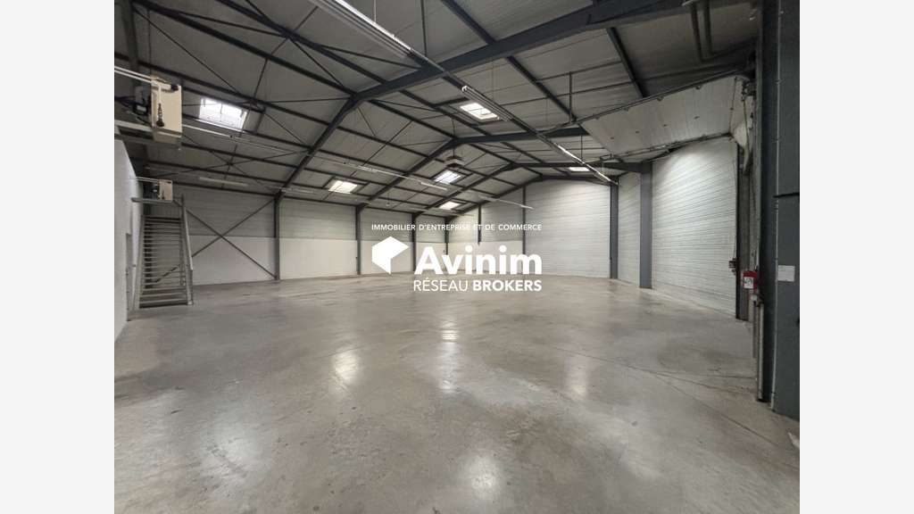 Locaux d’activité 988m² à louer à Miserey-Salines
