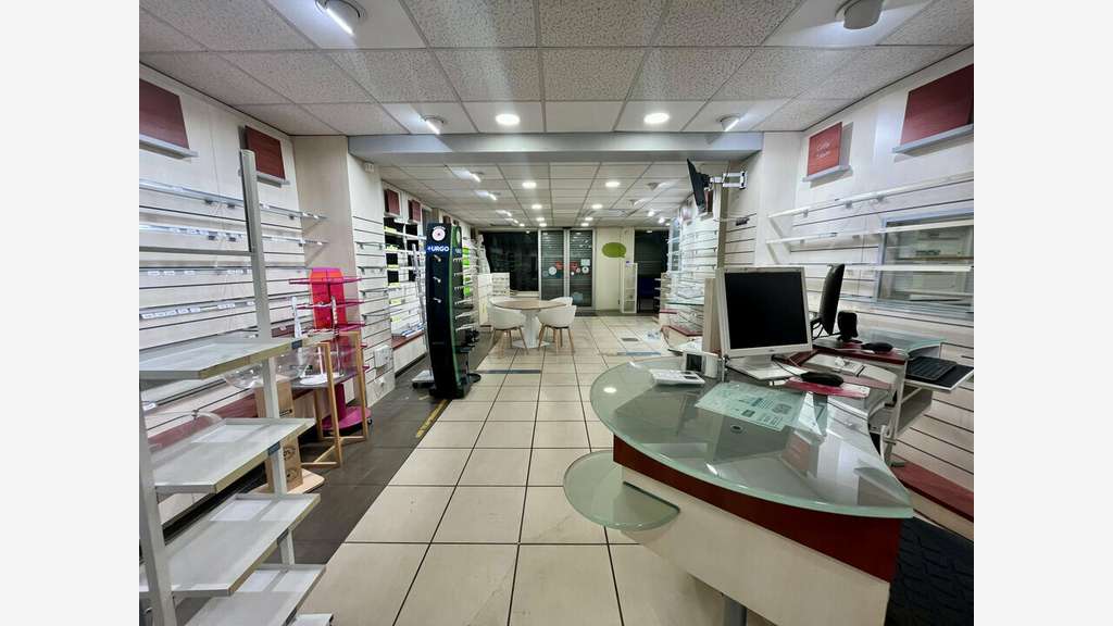 Local 109m² à louer empl stratégique à Montfavet