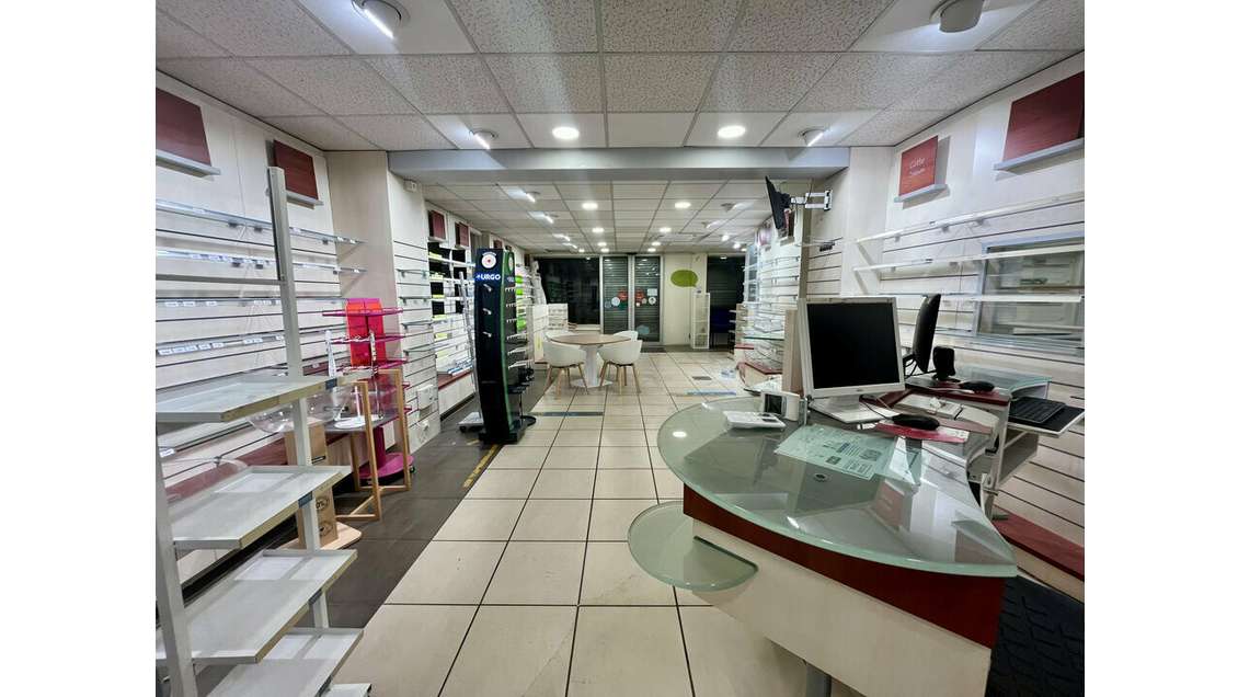 Local 109m² à louer empl stratégique à Montfavet