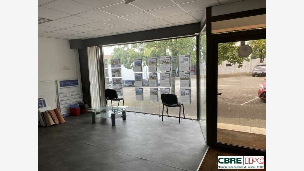 A louer local commercial de 138m² à Mont de Marsan