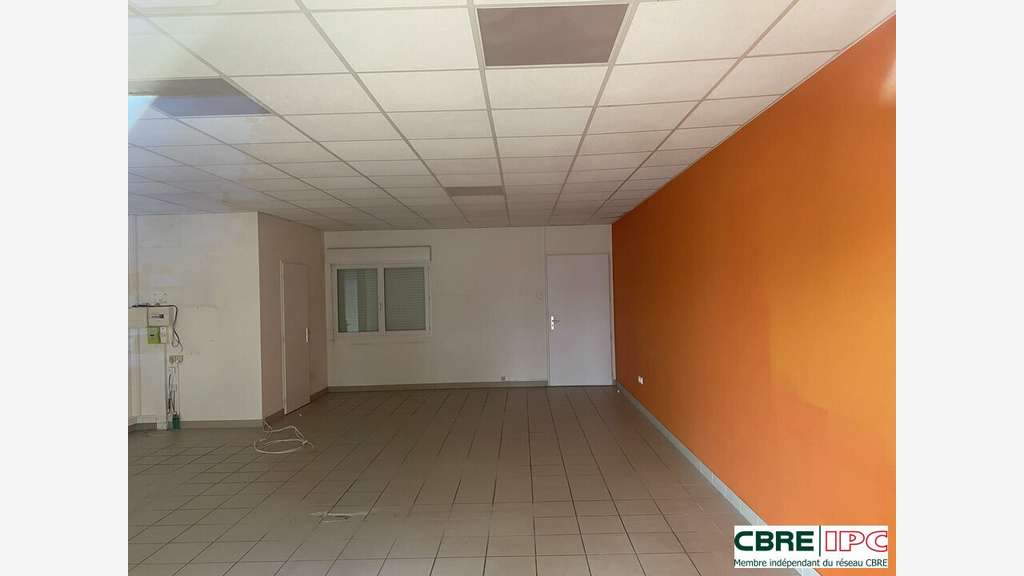 A louer local commercial de 61m² à Mont de Marsan