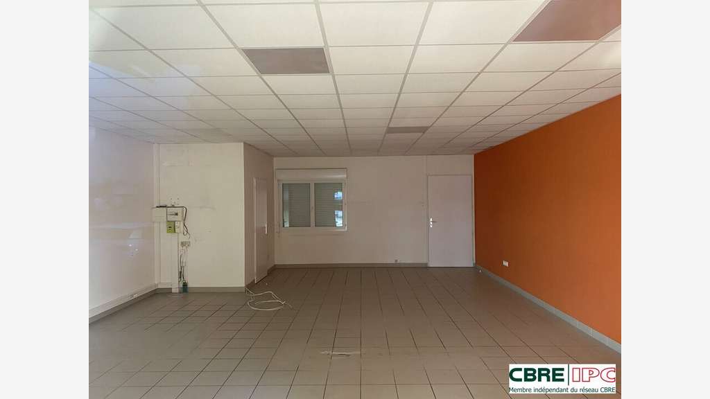 A louer local commercial de 61m² à Mont de Marsan