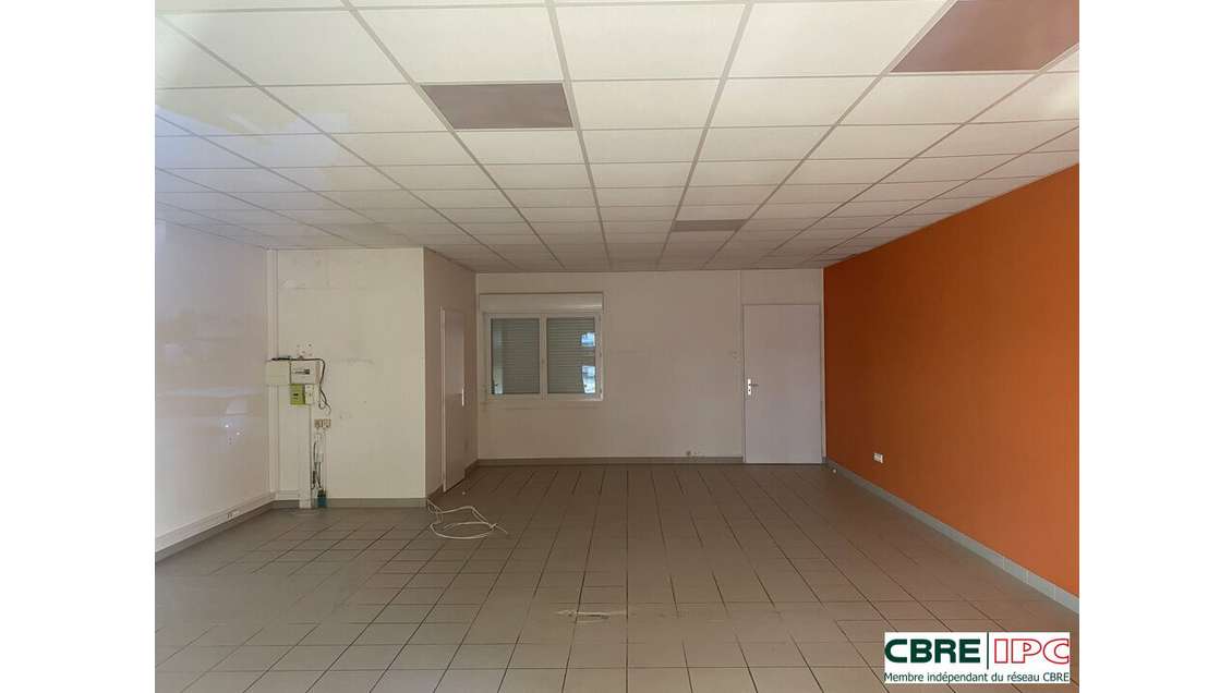 A louer local commercial de 61m² à Mont de Marsan