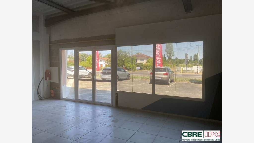 Location local commercial 172m² Mont-de-Marsan