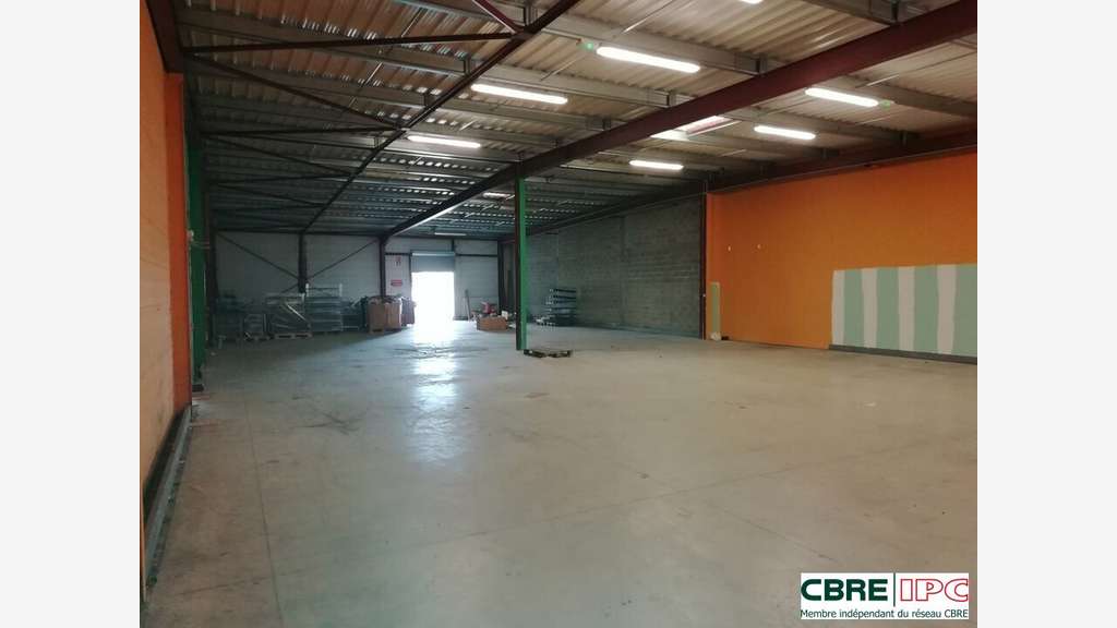 Location cellule 680m² à Mont-de-Marsan centre