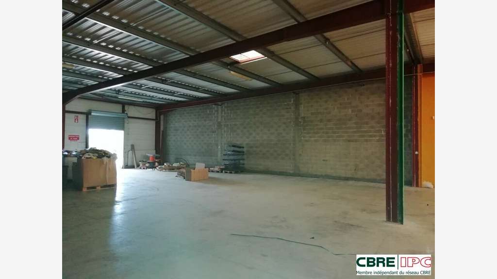 Location cellule 680m² à Mont-de-Marsan centre