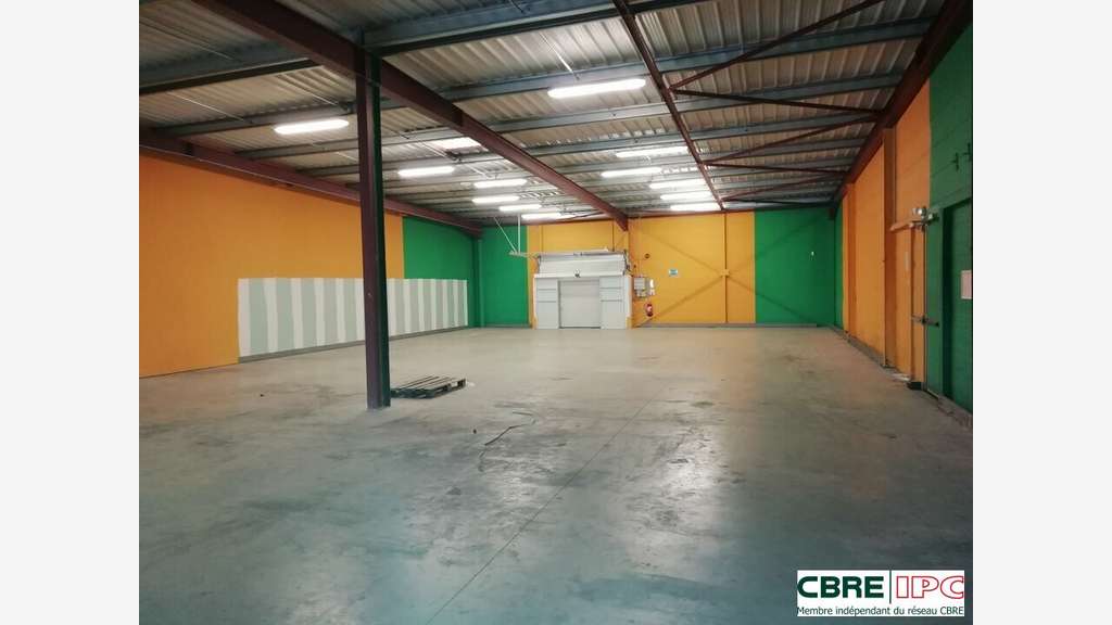 Location cellule 680m² à Mont-de-Marsan centre