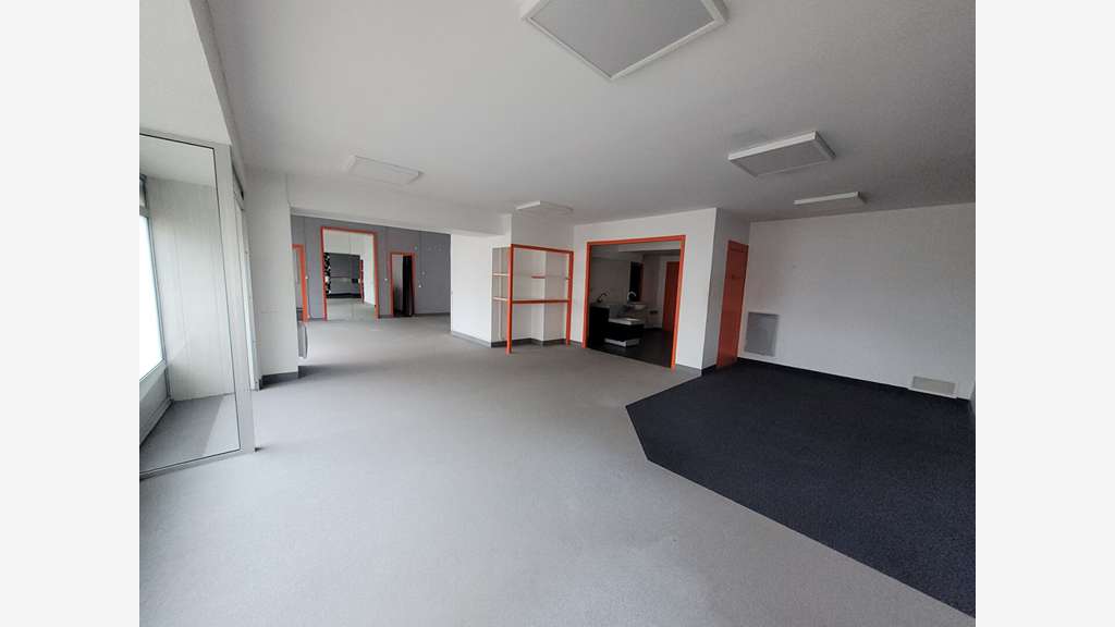 A LOUER - 120 m² - Centre-ville - Local
