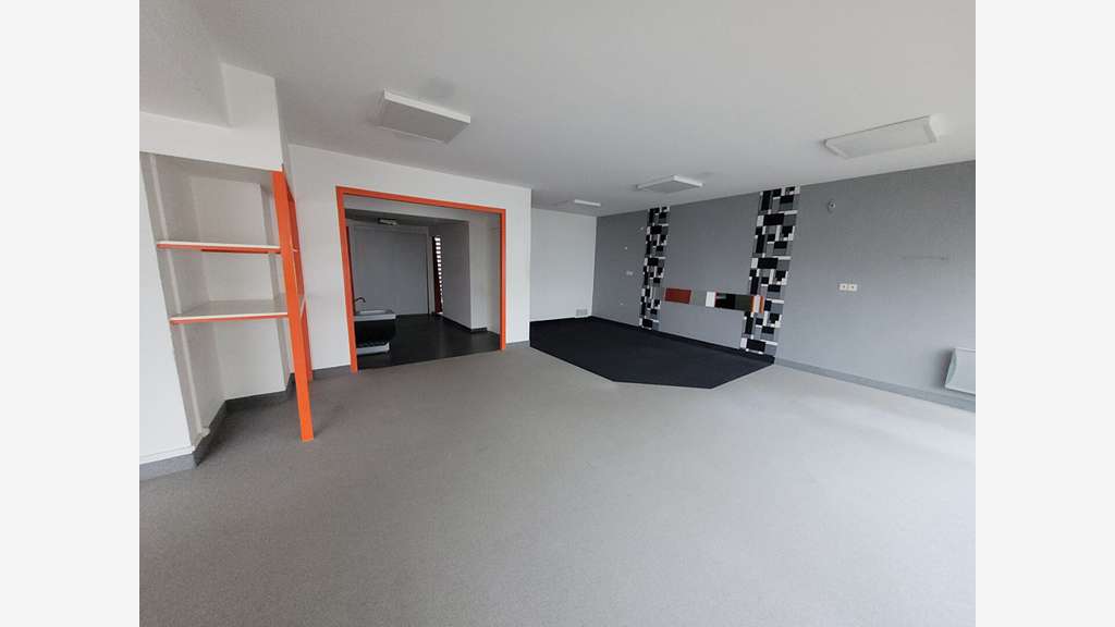 A LOUER - 120 m² - Centre-ville - Local