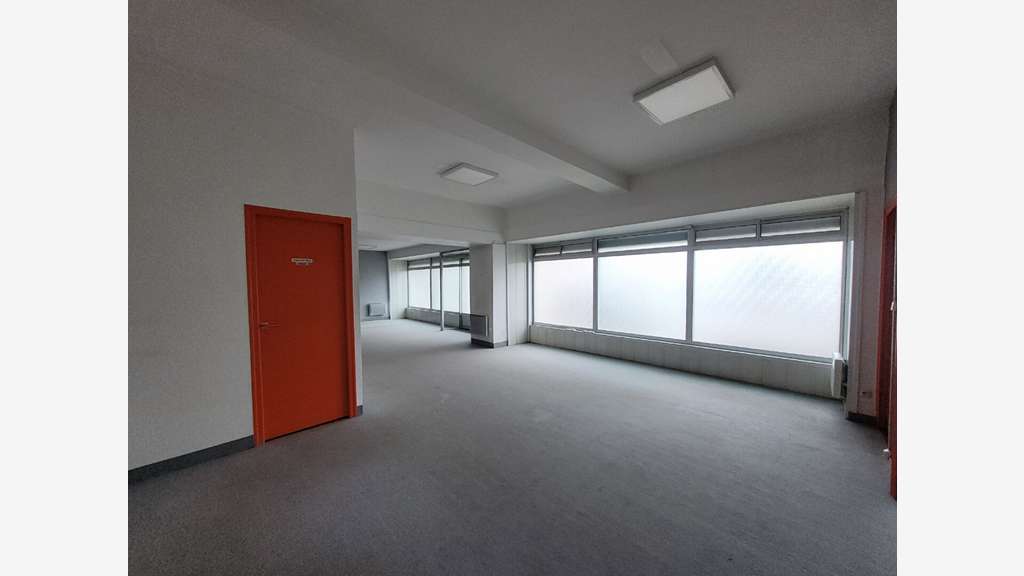 A LOUER - 120 m² - Centre-ville - Local