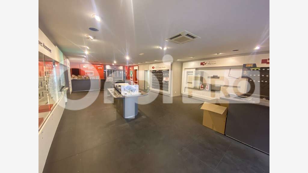 Local 200m² à louer galerie marchande Montauban 