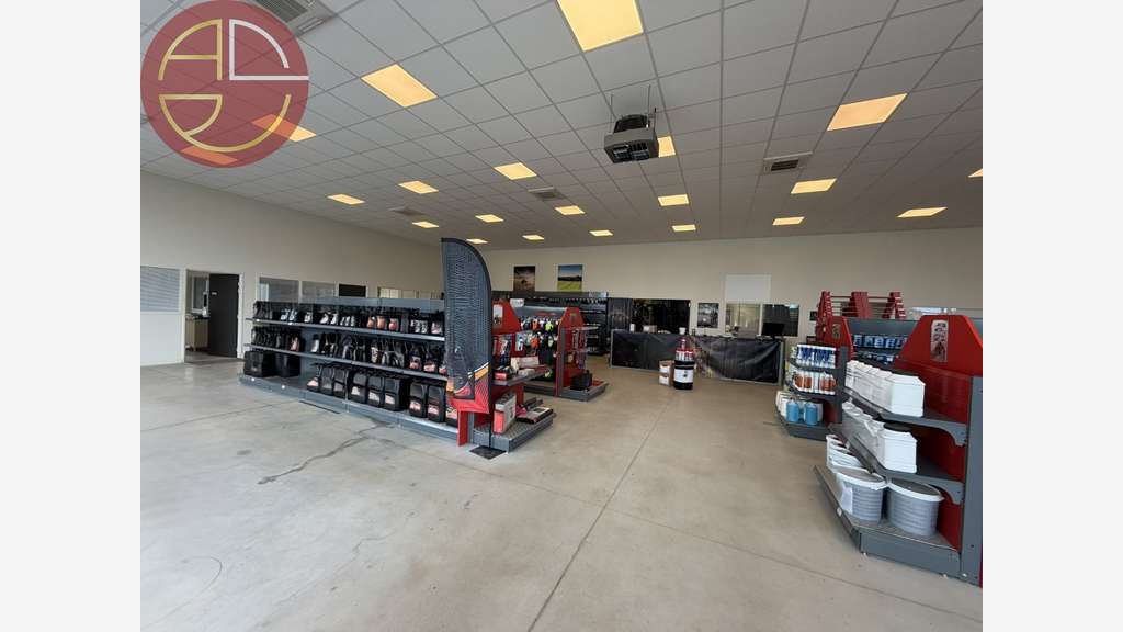 Loue local commercial de 2 000 à 3000m² Montauban