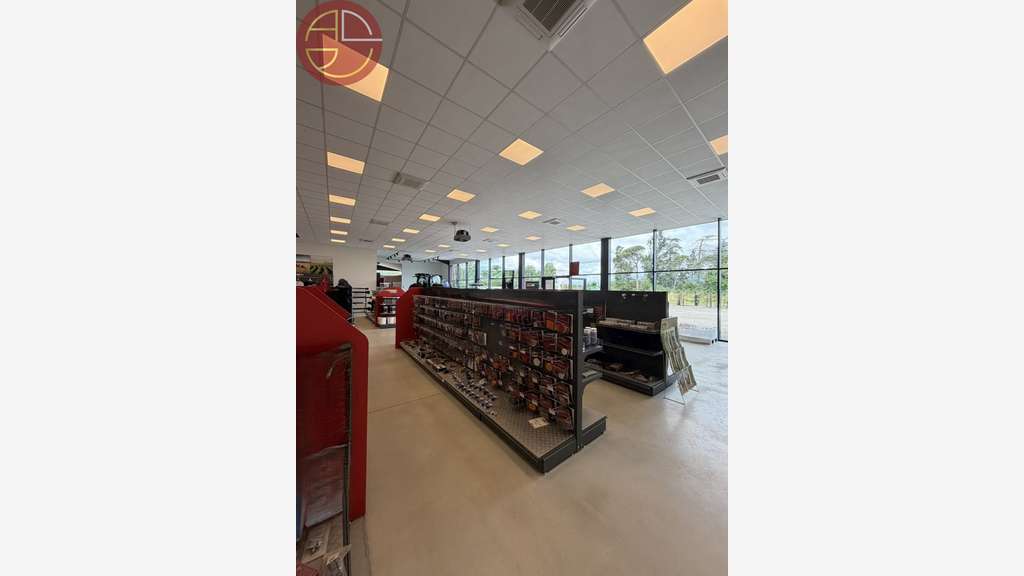 Loue local commercial de 2 000 à 3000m² Montauban