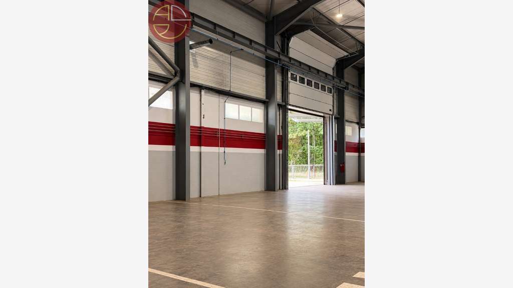 Loue local commercial de 2 000 à 3000m² Montauban