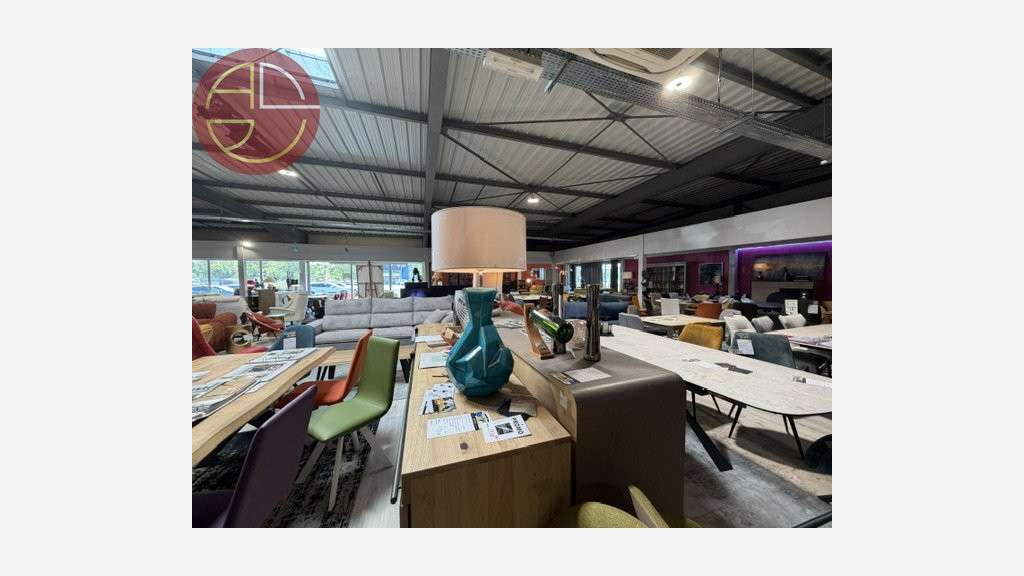 A louer local commercial 840m² empl N°1 Montauban