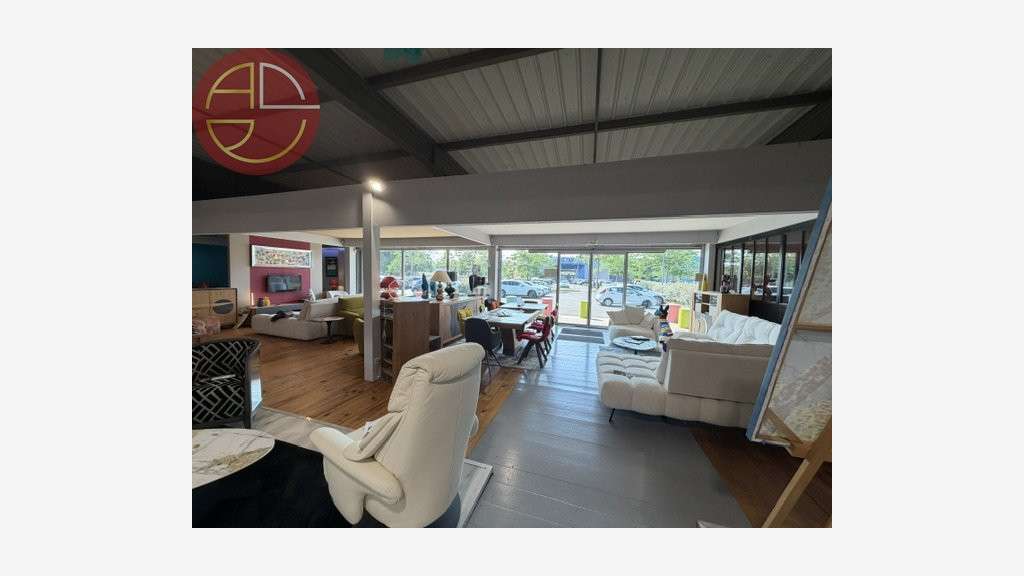 A louer local commercial 840m² empl N°1 Montauban
