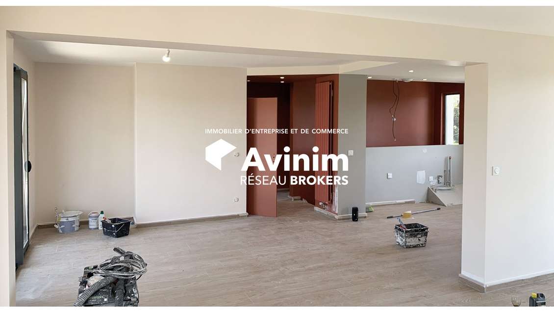 A louer local commercial 260m² à Montauroux ZAC