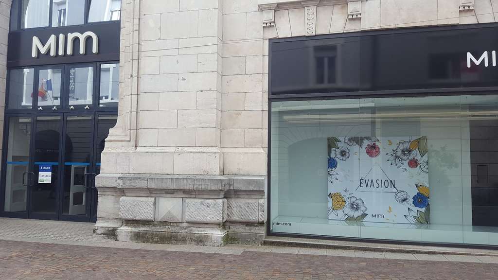 Cellule commerciale 610m² à Montbéliard centre