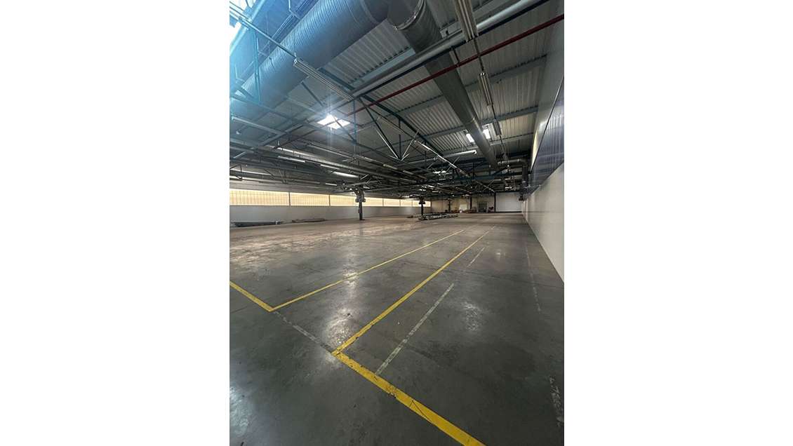 A louer local 3000m² ZA St Elisabeth à Montceau