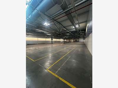 A louer local 3000m² ZA St Elisabeth à Montceau