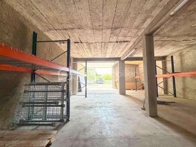 Loue local 118m² double accès idéal artisans 71
