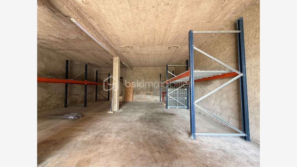 Loue local 118m² double accès idéal artisans 71