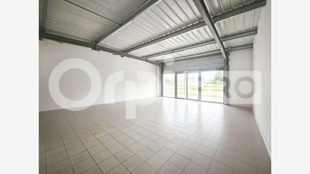 A louer local commercial 200m² empl N°1 à Montech