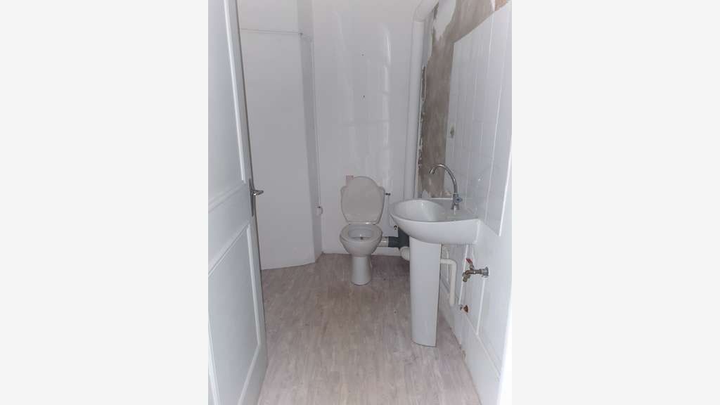 RUE RAYMOND DAUJAT 130M² A LOUER