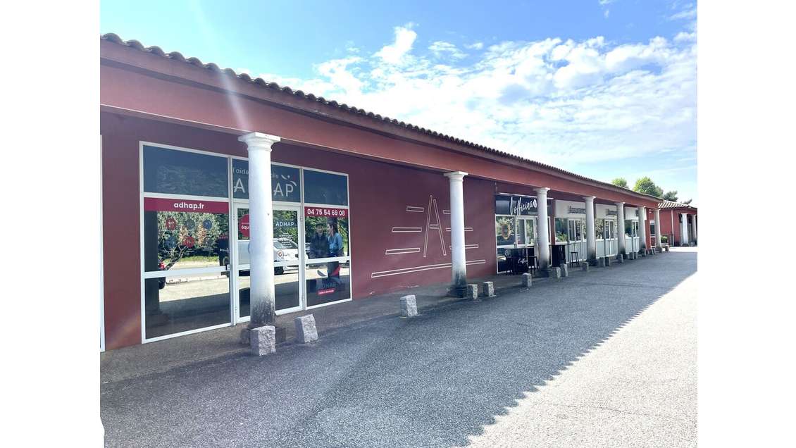 A louer local top visibilité 94m² à Montélimar