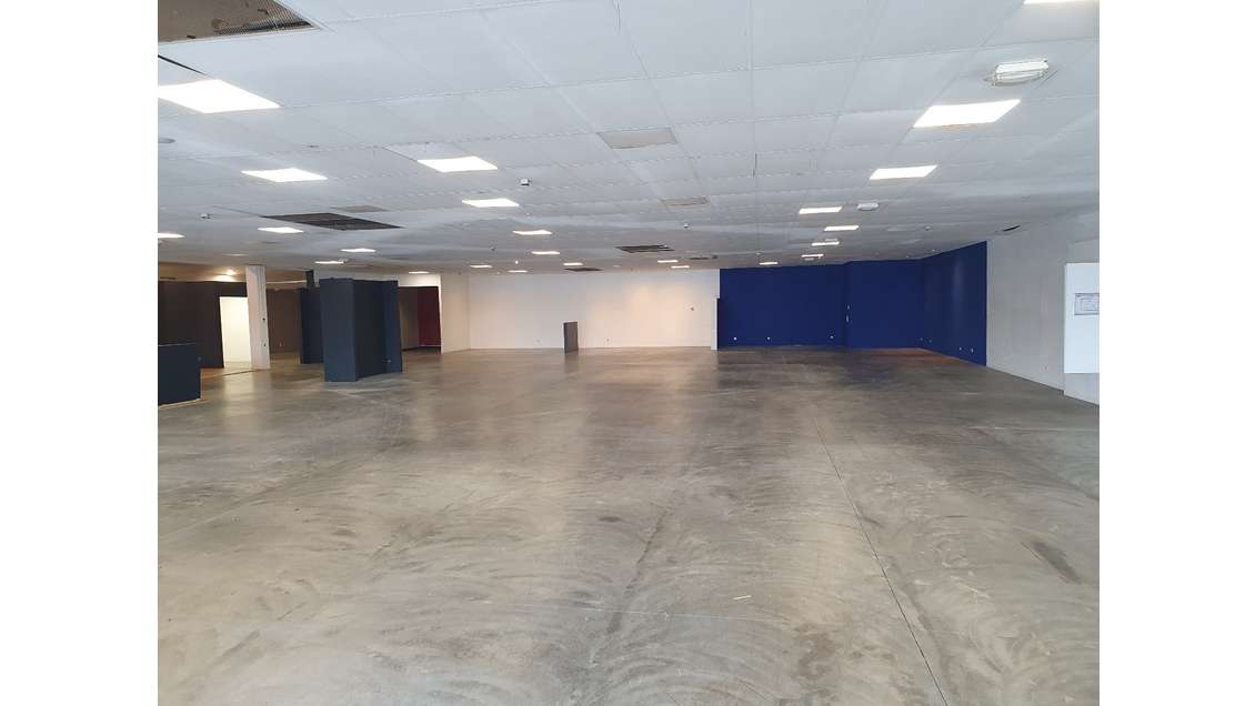 ZONE COMMERCIALE SUD MONTELIMAR 855 M²