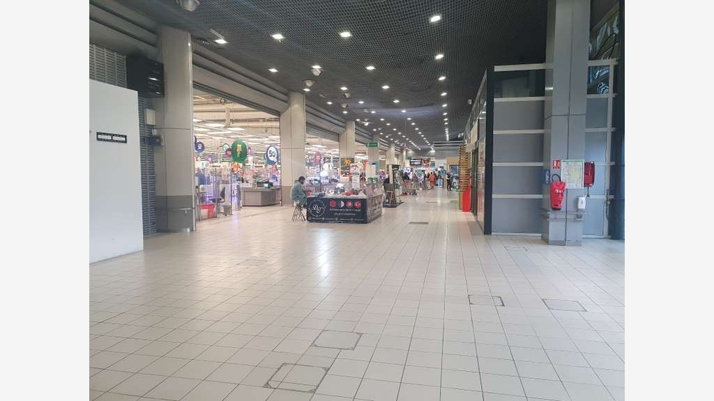 A LOUER ESPACE DANS GALERIE HYPER MONTELIMAR