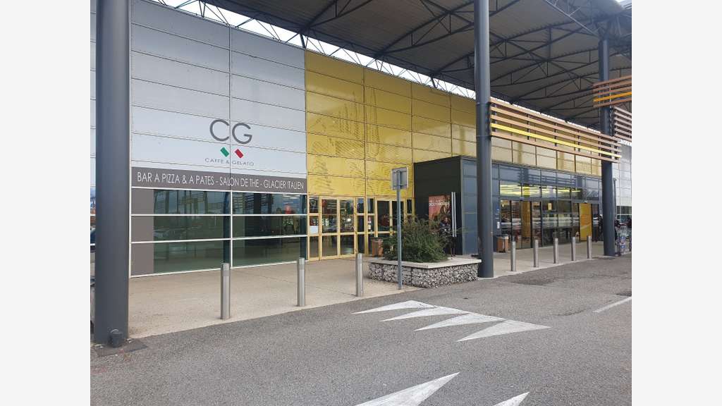 A LOUER ESPACE DANS GALERIE HYPER MONTELIMAR